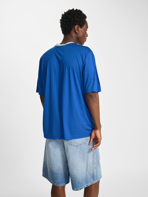 hmlFAST LOOSE JERSEY S/S, OLYMPIAN BLUE, model