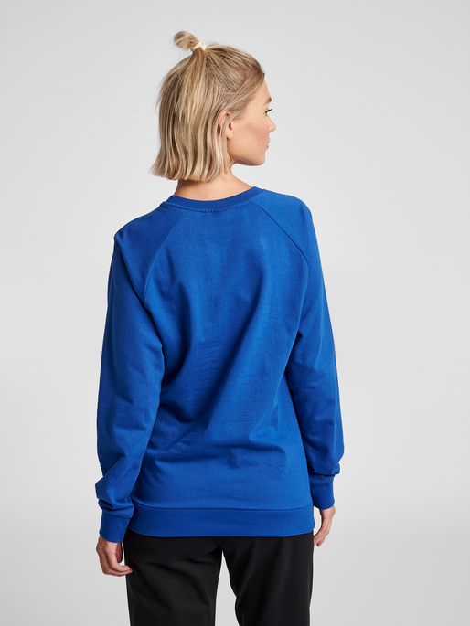 HMLGO COTTON LOGO SWEATSHIRT WOMAN, TRUE BLUE, model