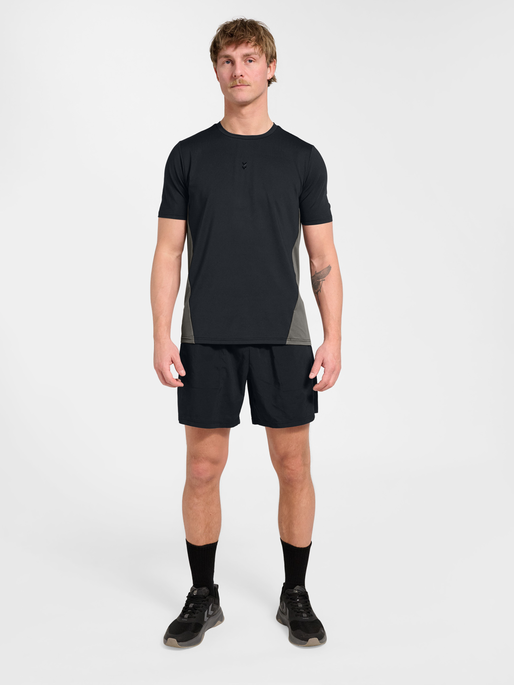 hmlPULSE TRAINING  2.0 T-SHIRT S/S, BLACK, model