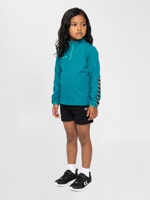 hmlAUTHENTIC KIDS WIND BREAKER , CELESTIAL, model