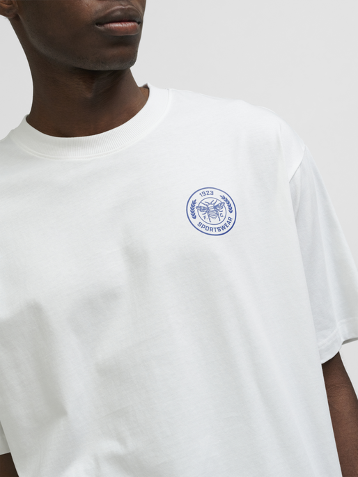 hmlSWARM LOOSE T-SHIRT, WHITE, model