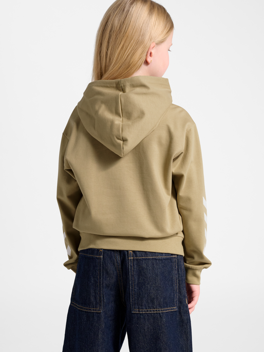 hmlJR LOGO HOODIE, CORNSTALK, model