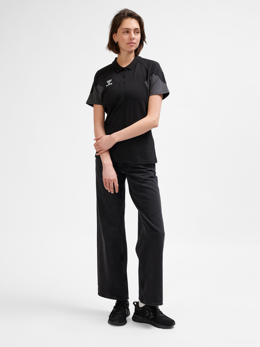 hmlTRAVEL POLO WOMAN, BLACK, model