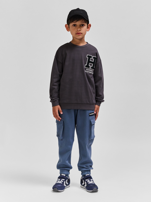 hmlALLTON SWEATSHIRT, FORGED IRON, model