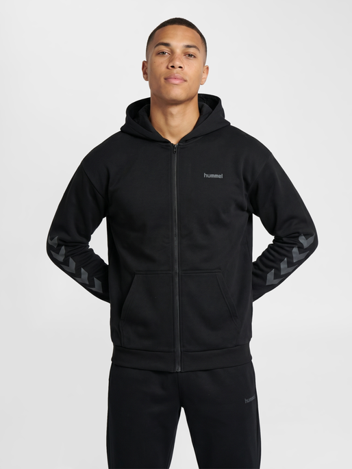 hmlKEEPER CHEVRON ZIP HOODIE, BLACK, model