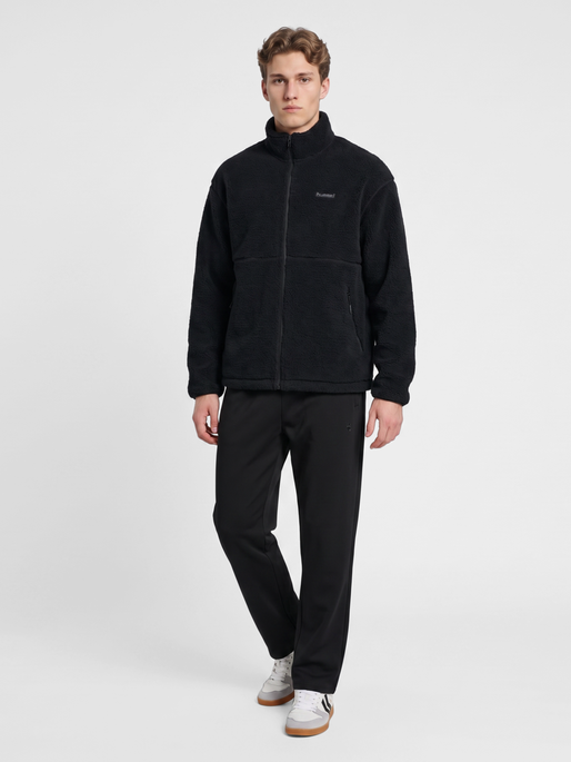 hmlSHERPA FLEECE, BLACK, model
