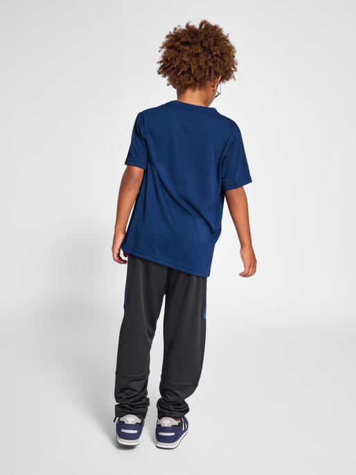 hmlMEGA FOOTBALL SHORTS SET, 7424, model