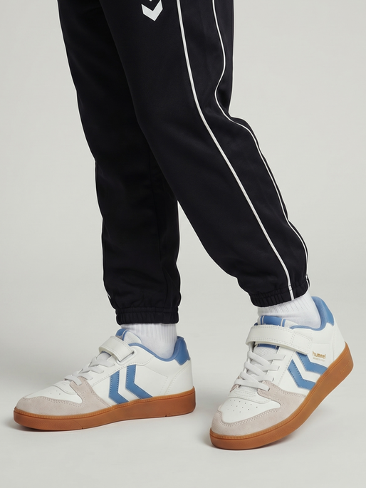 HANDBALL PERFEKT SP JR, WHITE/FADED DENIM, model