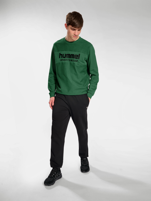 hmlLGC KYLE SWEATSHIRT, 6195, model