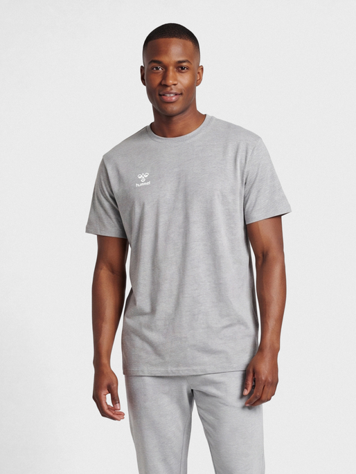 hmlGO 2.0 T-SHIRT S/S, GREY MELANGE, model