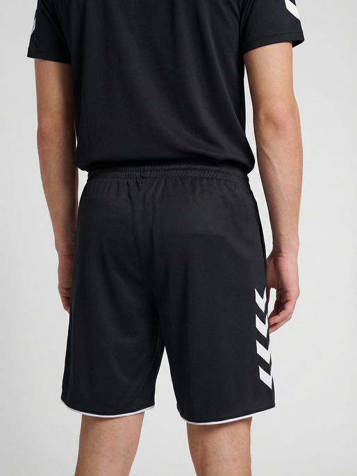 hmlCORE 2.0 SHORTS, BLACK/WHITE, model