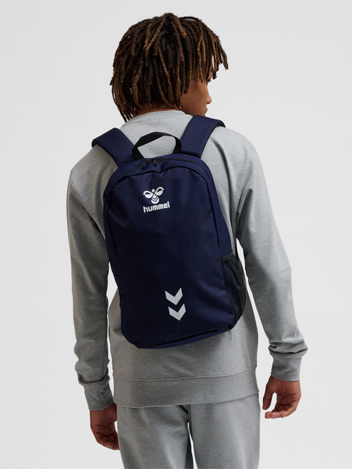 hmlESSENTIAL BACK PACK, MARINE, model