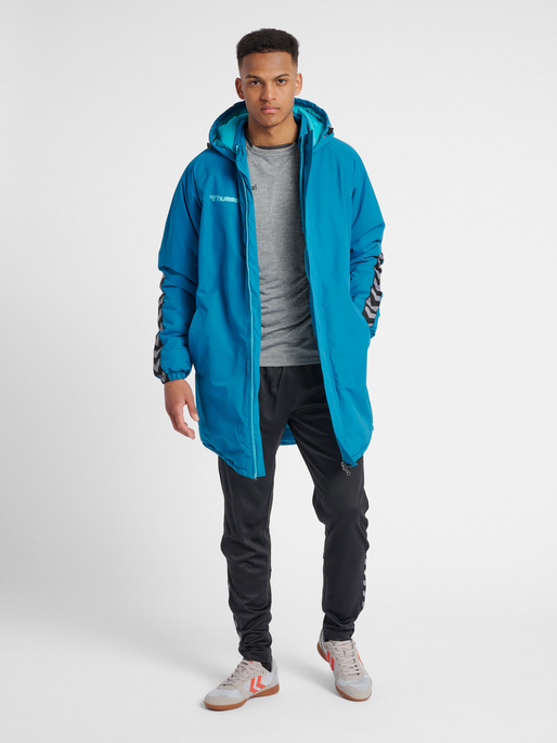 hmlAUTHENTIC BENCH JACKET, CELESTIAL, model