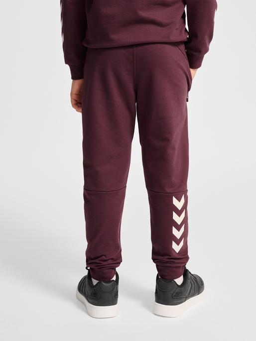 hmlJR REGULAR ADJ WAIST PANTS, VINEYARD WINE, model