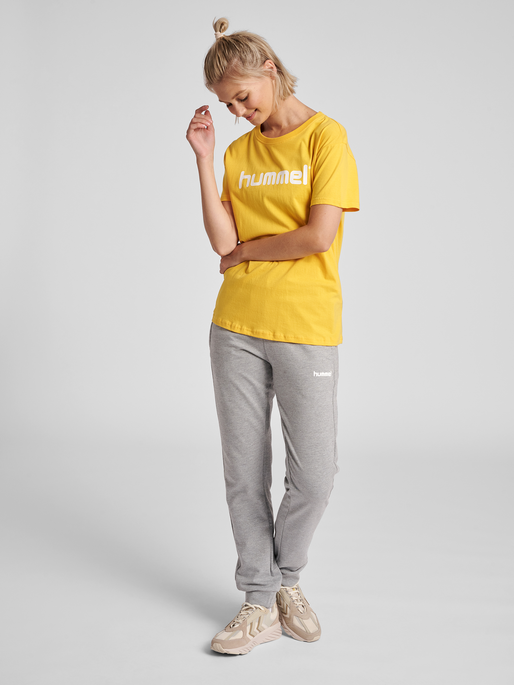 HMLGO COTTON LOGO T-SHIRT WOMAN S/S, SPORTS YELLOW, model
