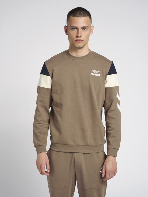 hmlSTEPHAN SWEATSHIRT, 8058, model