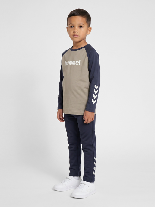 hmlJR LOGO T-SHIRT L/S, VINTAGE KHAKI, model