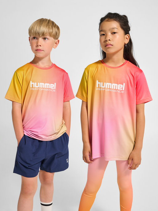 hmlJR GYM T-SHIRT S/S, SOLAR POWER, model