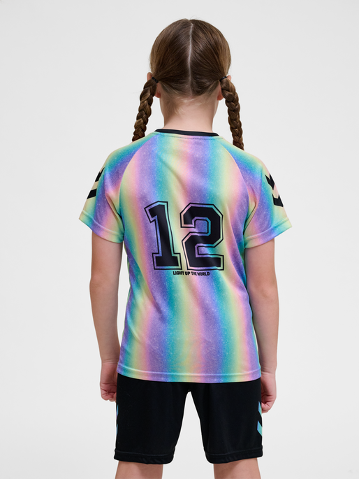 hmlSHIMMER T-SHIRT S/S, PINK-A-BOO, model