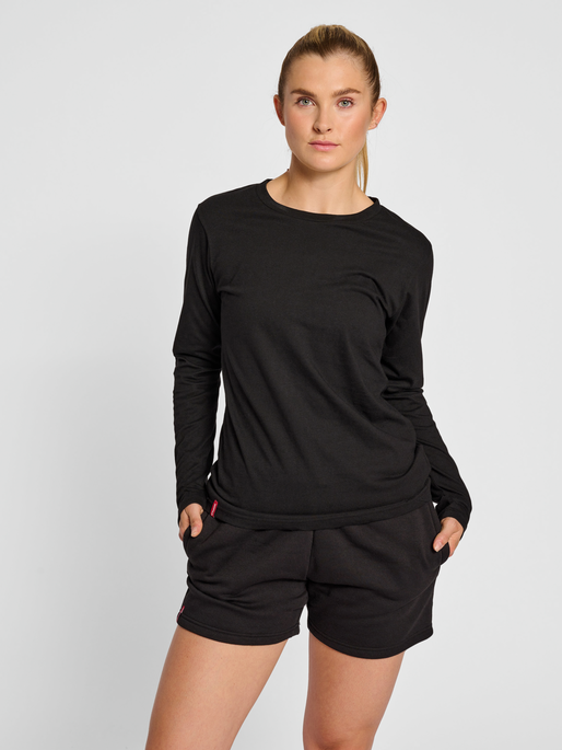 hmlRED BASIC T-SHIRT L/S WOMAN, BLACK, model