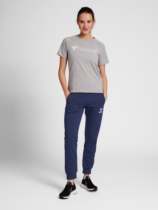 hmlNONI 2.0 REGULAR PANTS, PEACOAT, model