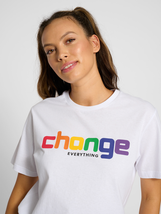 hmlCHANGE T-SHIRT, WHITE, model