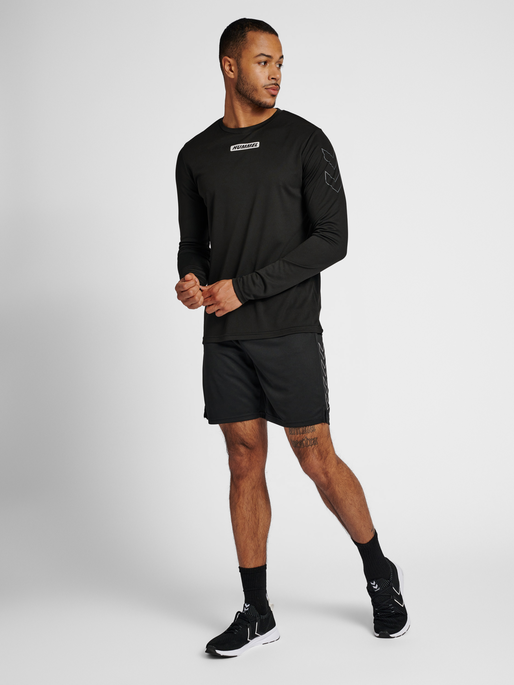 hmlTE TIHALT T-SHIRT L/S, BLACK, model