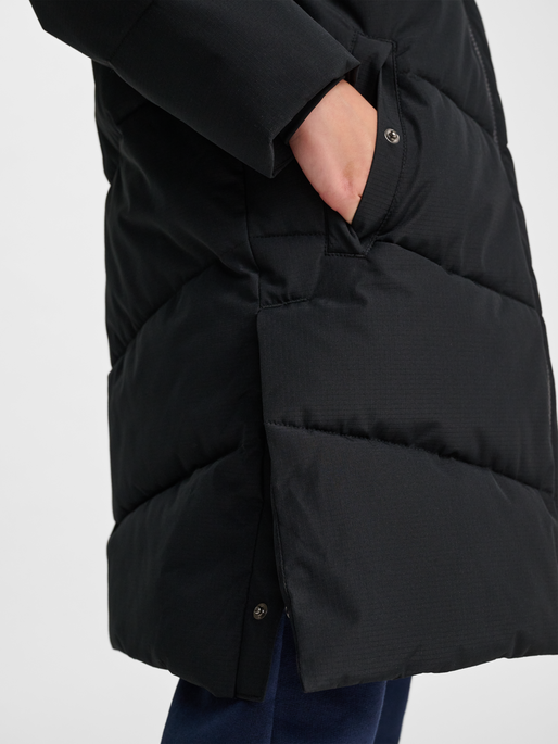 hmlJR PUFFER LONG JACKET, BLACK, model