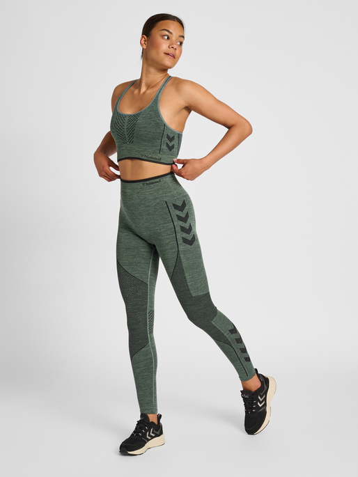 hmlMT ALY SEAMLESSS SPORTS TOP, NORTH ATLANTIC/BLACK MELANGE, model