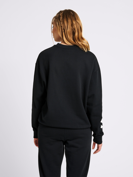 hmlHIVE SWEATSHIRT, 2001, model