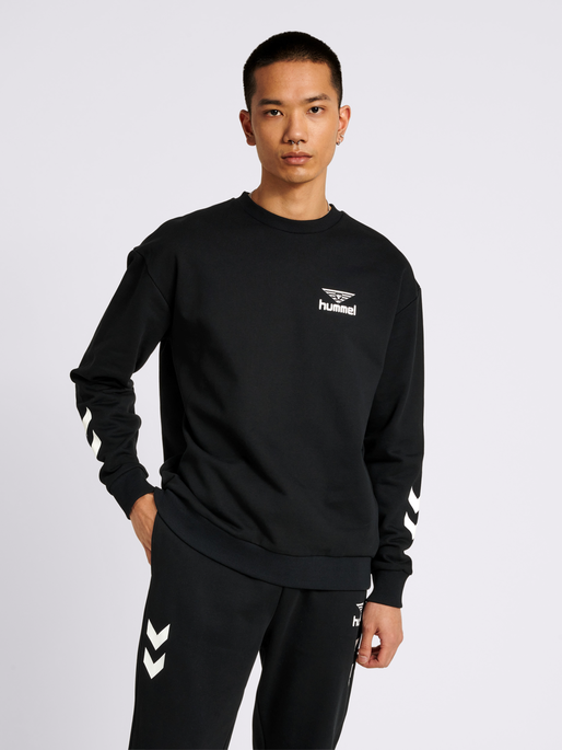 hmlHIVE SWEATSHIRT, 2001, model