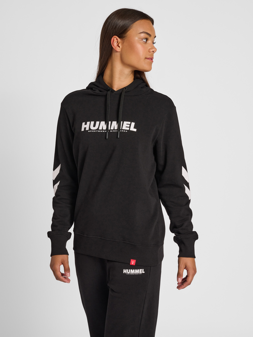 hmlLEGACY LOGO HOODIE, BLACK, model