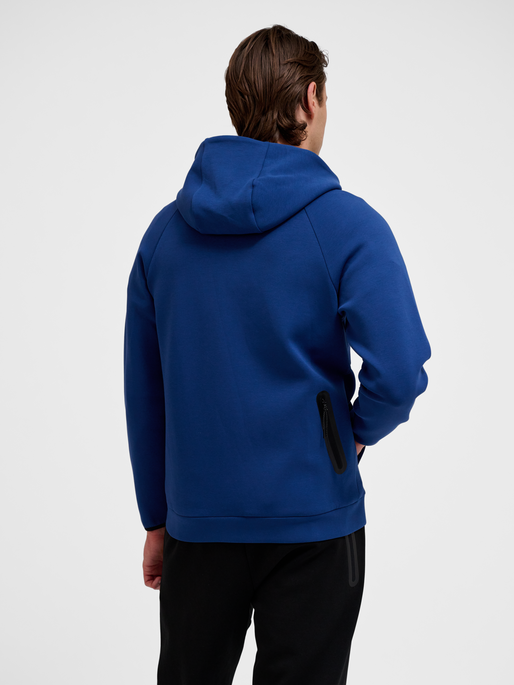 hmlTECH FLEECE REGULAR ZIP HOODIE, ESTATE BLUE, model
