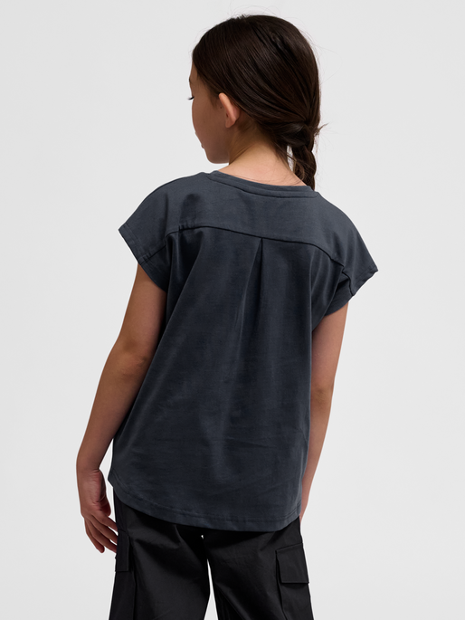 hmlDIEZ T-SHIRT S/S, PARISIAN NIGHT, model