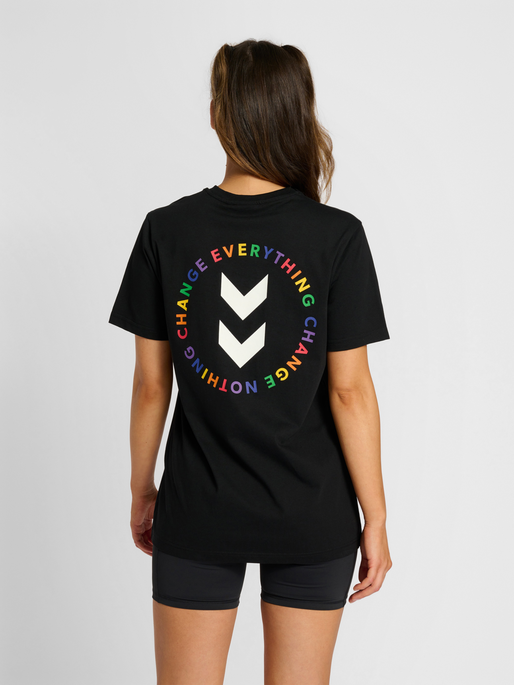 hmlEVERYTHING NOTHING T-SHIRT, BLACK, model