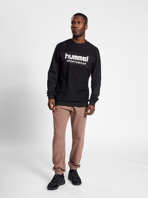 hmlLGC KYLE SWEATSHIRT, 2001, model