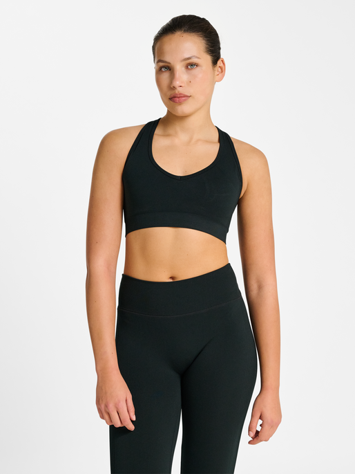 hmlHIIT SEAMLESS V SHAPE PADDED BRA, BLACK, model