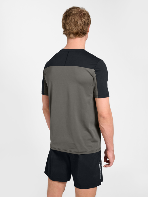 hmlPULSE TRAINING  2.0 T-SHIRT S/S, BLACK, model