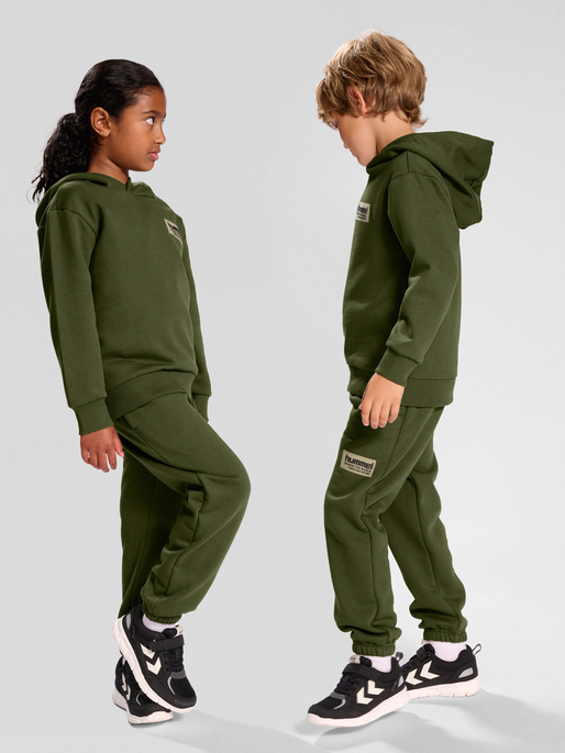 hmlDARE HOODIE, 6453, model