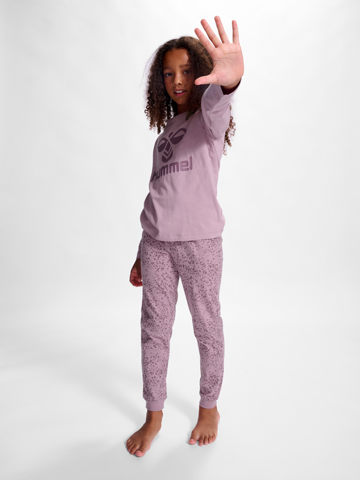 hmlCAROLINA NIGHT SUIT, 3549, model