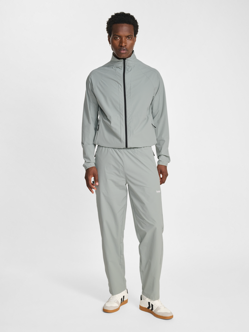 hmlPULSE PANTS, BELGIAN BLOCK, model