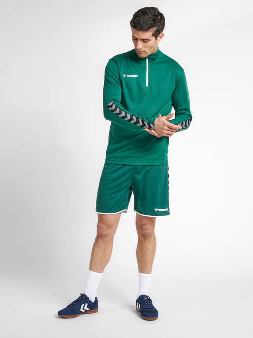 hmlAUTHENTIC HALF ZIP SWEATSHIRT, EVERGREEN, model