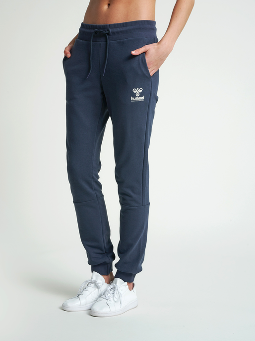 hmlNONI REGULAR PANTS, BLUE NIGHTS, model