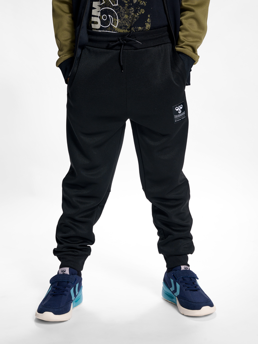 hmlWIN TRACKSUIT, 6745, model