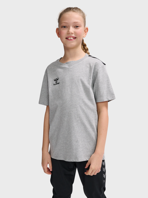 hmlAUTHENTIC CO T-SHIRT S/S KIDS, GREY MELANGE, model