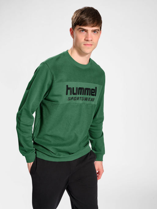 hmlLGC KYLE SWEATSHIRT, 6195, model