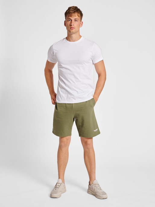 hmlLGC JEREMY SWEAT SHORTS, 6264, model