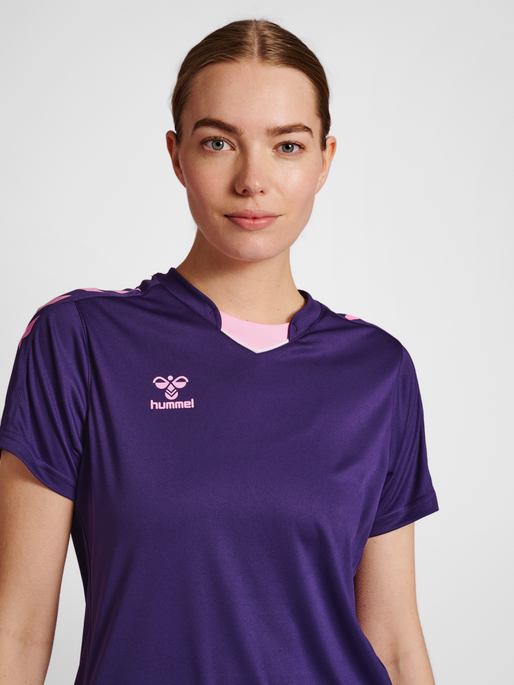 hmlCORE XK POLY JERSEY S/S WOMAN, ACAI, model