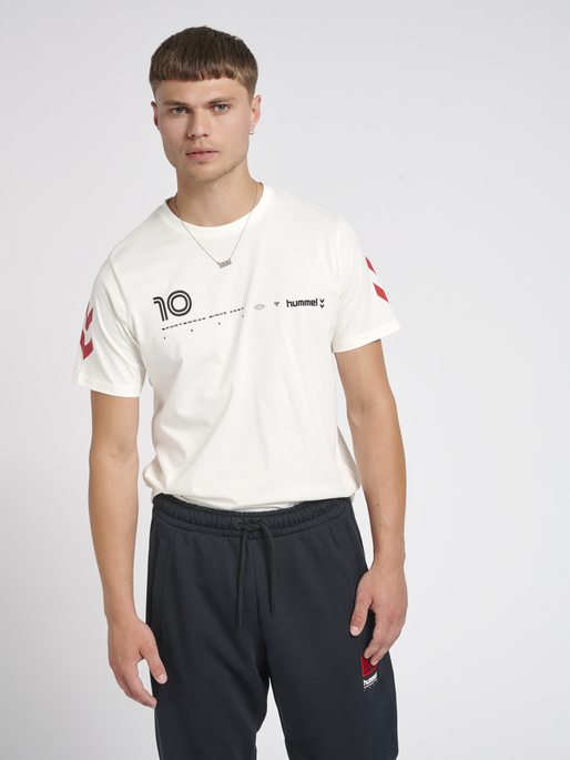 hmlLGC DANI T-SHIRT, 9806, model