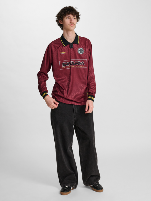 hmlLOOSE BAY SOCCER JERSEY L/S, SYRAH, model